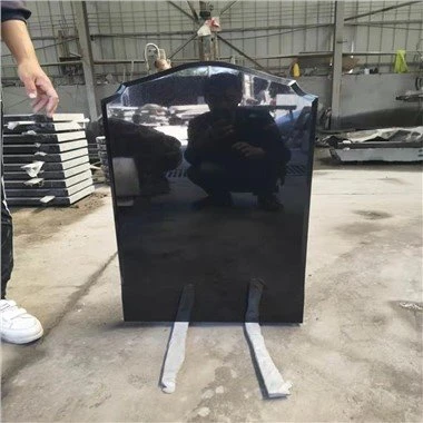 Monuments de granit negre
