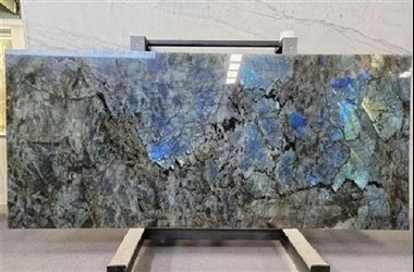 Lloses de granit blau labradorita