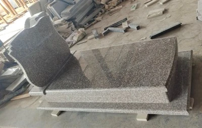 G664 Monument de la làpida de granit de Polònia