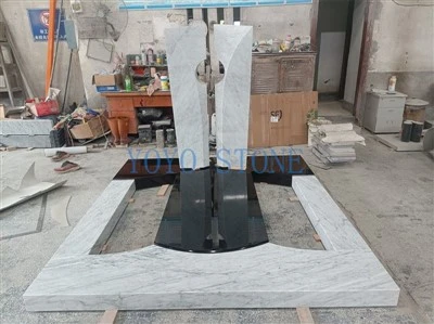Monument de marbre blanc